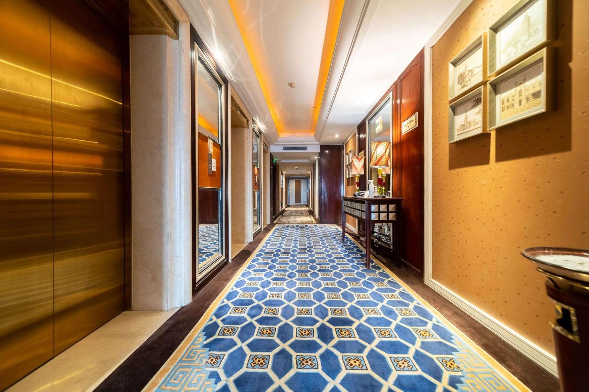 Ramada Yichang Hotel Extérieur photo
